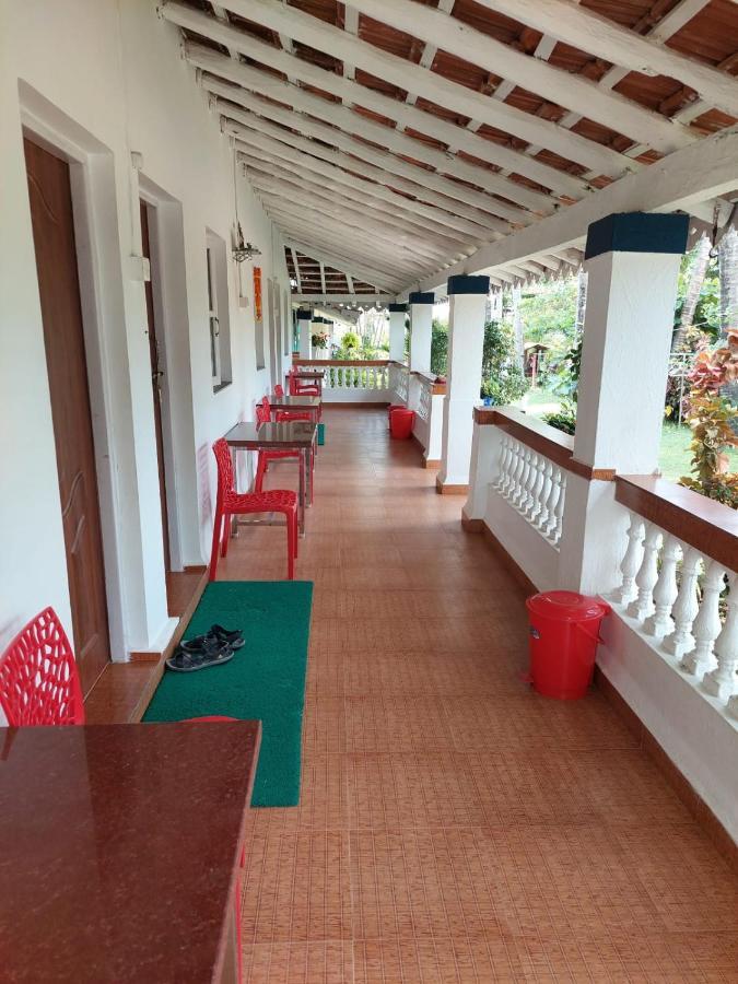 Guest house Anthy's And Restaurant *