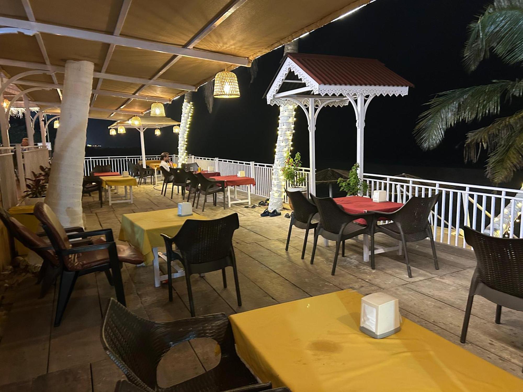 Guest house Anthy's And Restaurant *